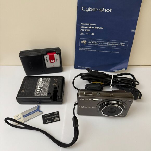Sony Cybershot Digital Camera (Working) DSC-W300 8 MB 2 Batteries + Accessories - Picture 9 of 9
